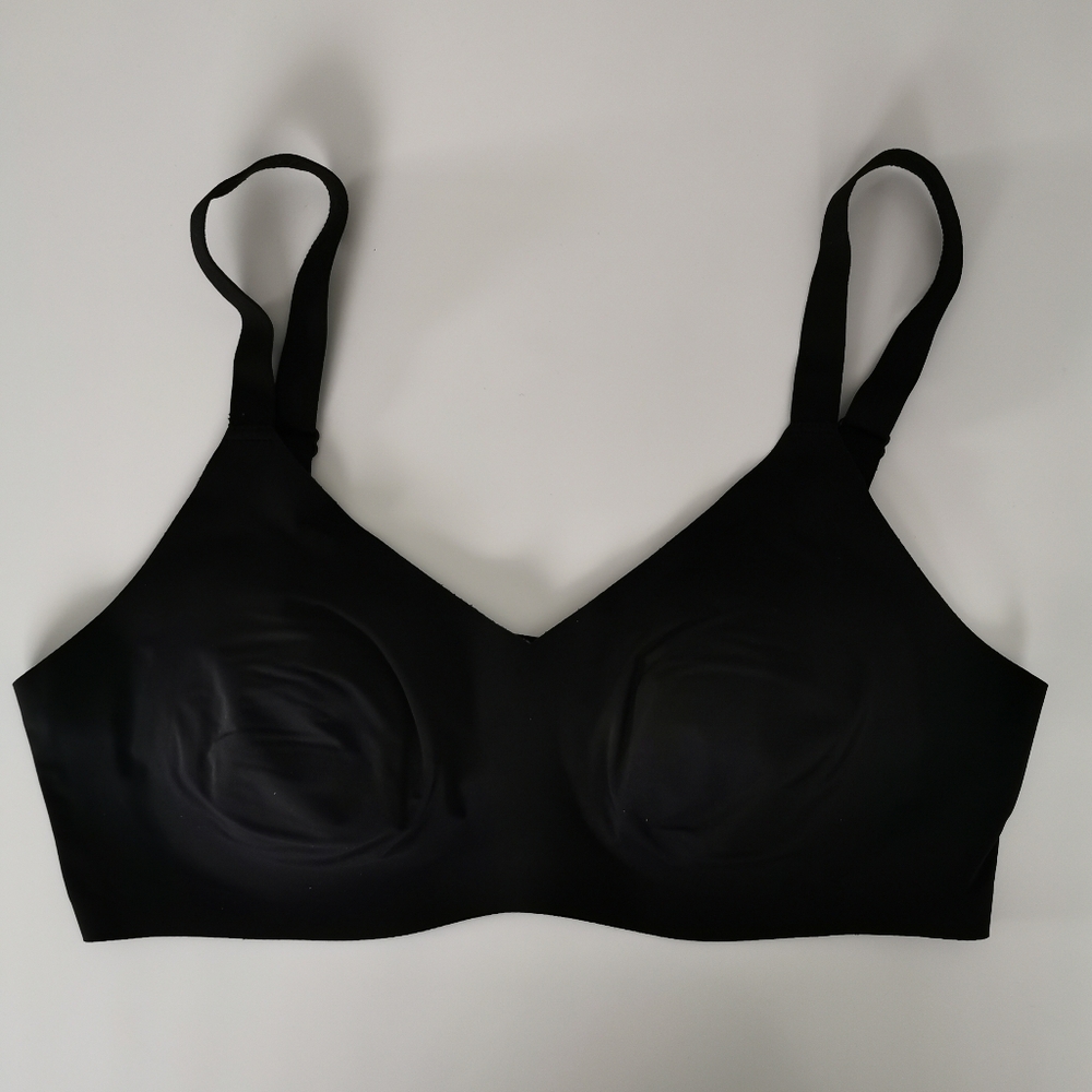 Knix Size 6 Black Padded V-Neck Wireless Wire Free Bra